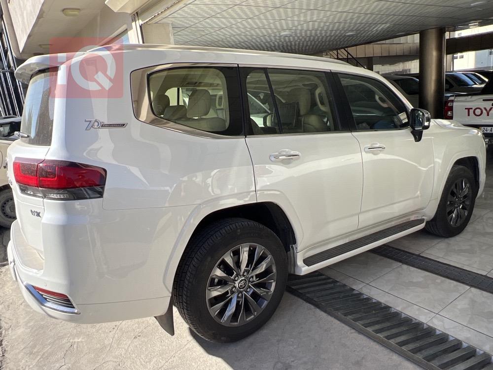 تۆیۆتا لاند کروزەر